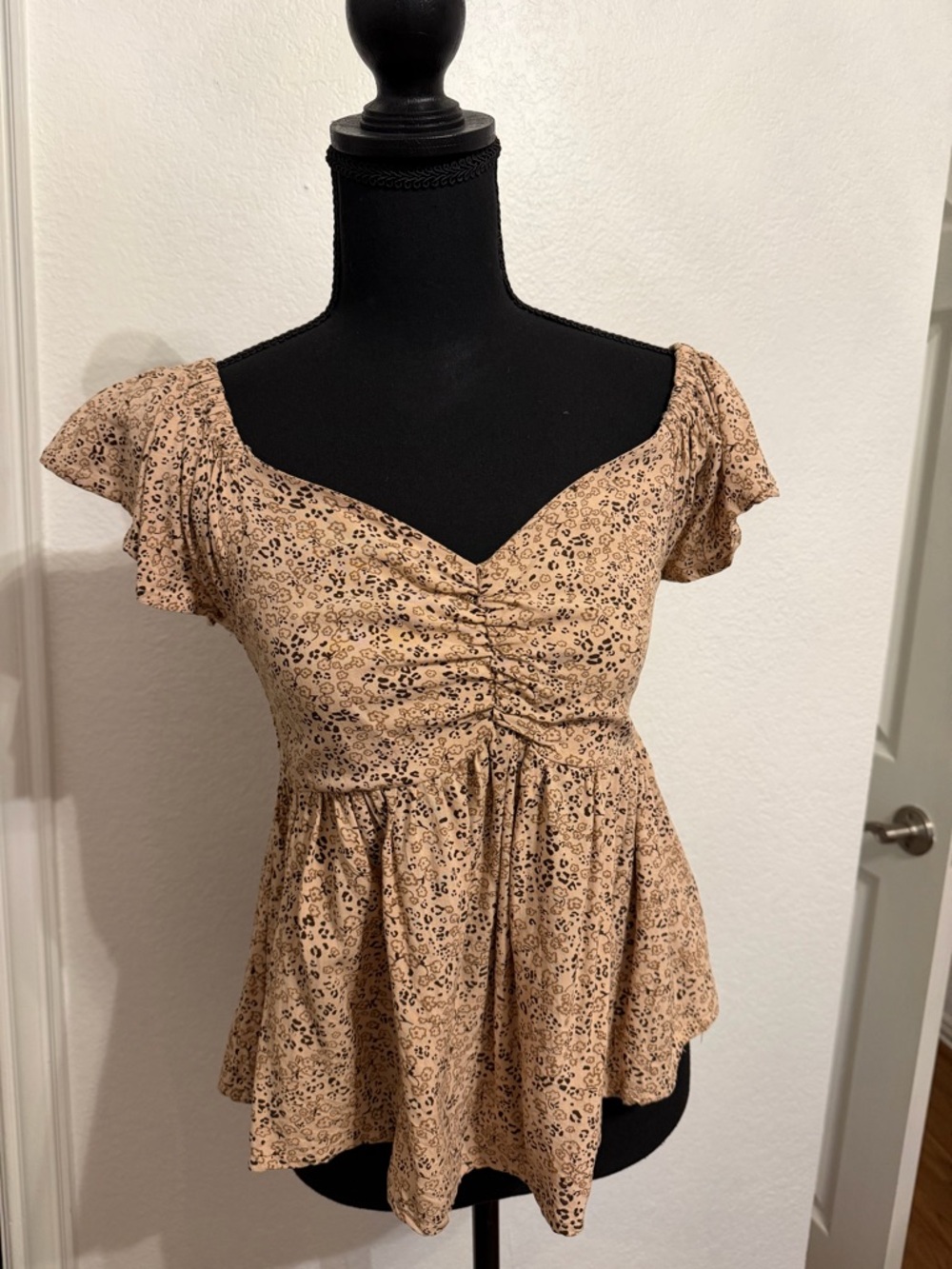 Japna Tan Floral Ruched Peplum Blouse
